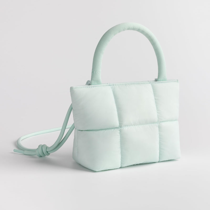 Stylish Puffy Top Handle Bag for Women, Cute Quilted Padded Purse for Daily Use, Small Lightweight Crossbody Bag with Adjustable Strap, Ice blue