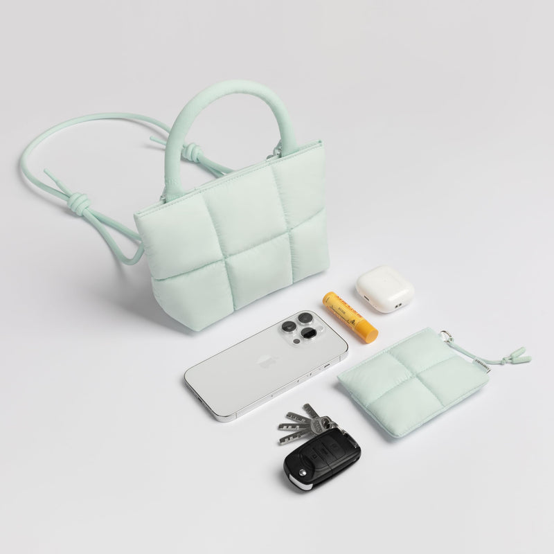 Stylish Puffy Top Handle Bag for Women, Cute Quilted Padded Purse for Daily Use, Small Lightweight Crossbody Bag with Adjustable Strap, Ice blue