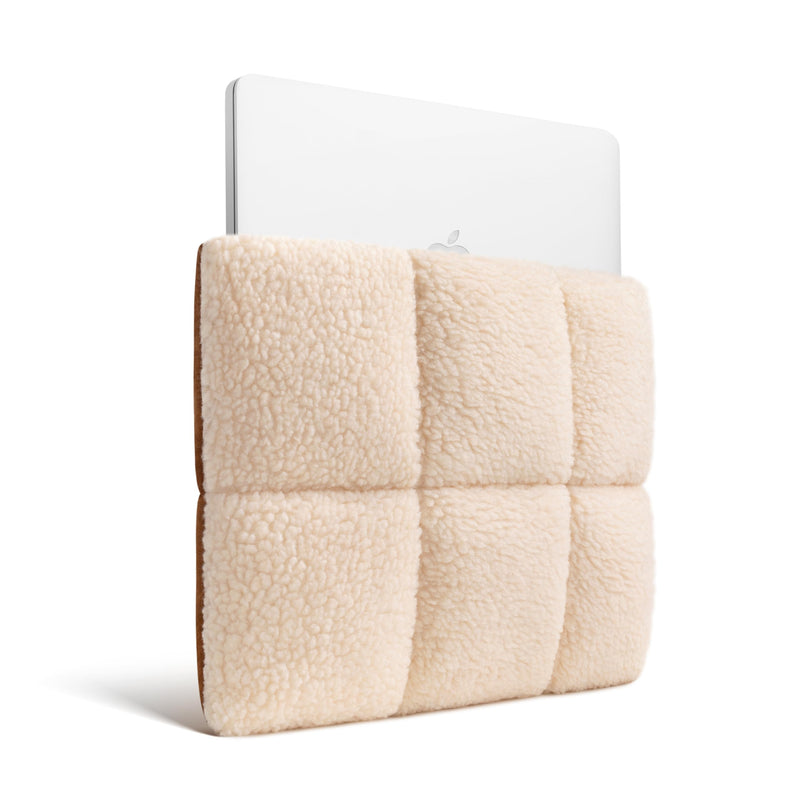 Puffy Laptop Sleeve 13 14 15 Inch for Women, Compatible with MacBook Air & MacBook Pro M4 M3 2025, Soft Fluffy Plush Furry Sherpa Pillow Case for Computer, Christmas Gift